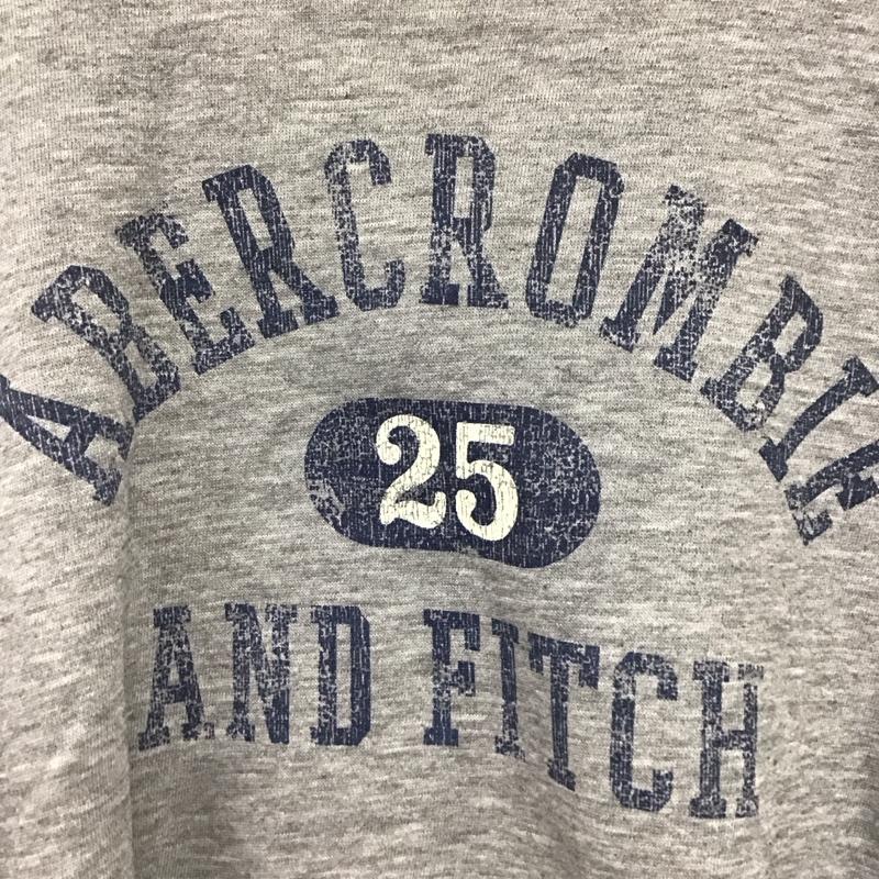 アバクロンビーアンドフィッチ ABERCROMBIE&FITCH トレーナー 長袖 長袖トレーナー スウェット クルーネック プルオーバー XL ロゴ、文字 灰 / グレー / gray メンズ USED 古着 中古 10153343