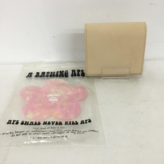 アベイシングエイプ A BATHING APE 財布 二つ折り レザー ワンポイント ベージュ / ベージュ / beige メンズ USED 古着 中古 10153373