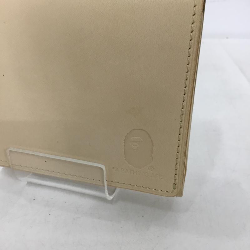 アベイシングエイプ A BATHING APE 財布 二つ折り レザー ワンポイント ベージュ / ベージュ / beige メンズ USED 古着 中古 10153373