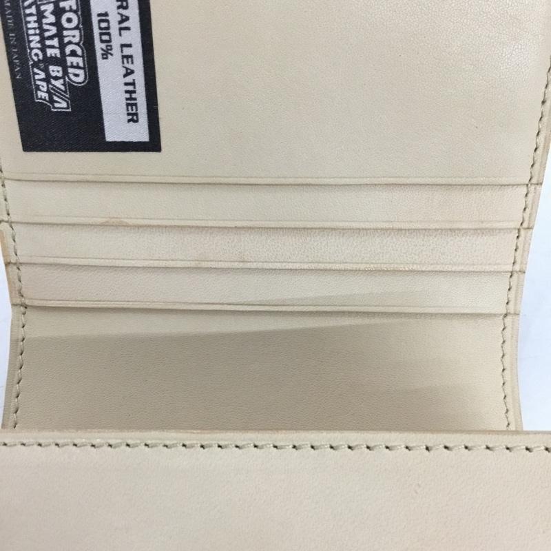 アベイシングエイプ A BATHING APE 財布 二つ折り レザー ワンポイント ベージュ / ベージュ / beige メンズ USED 古着 中古 10153373