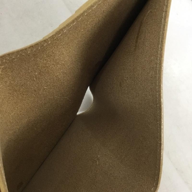 アベイシングエイプ A BATHING APE 財布 二つ折り レザー ワンポイント ベージュ / ベージュ / beige メンズ USED 古着 中古 10153373