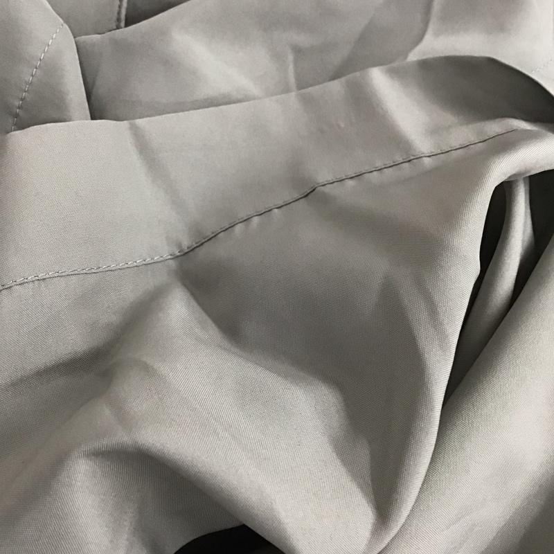 オリーブデオリーブ OLIVE des OLIVE シャツ、ブラウス 半袖 半袖シャツ 刺繍シャツ カラーシャツ ショート丈 M ロゴ、文字 灰 / グレー / gray レディース USED 古着 中古 10153438
