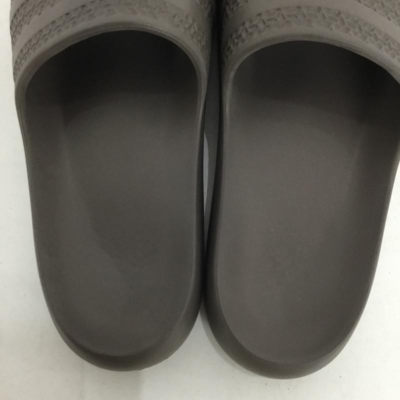 アディダス adidas サンダル サンダル UK7 シャワーサンダル ワンポイント 茶 / ブラウン / brown メンズ USED 古着 中古 10153549