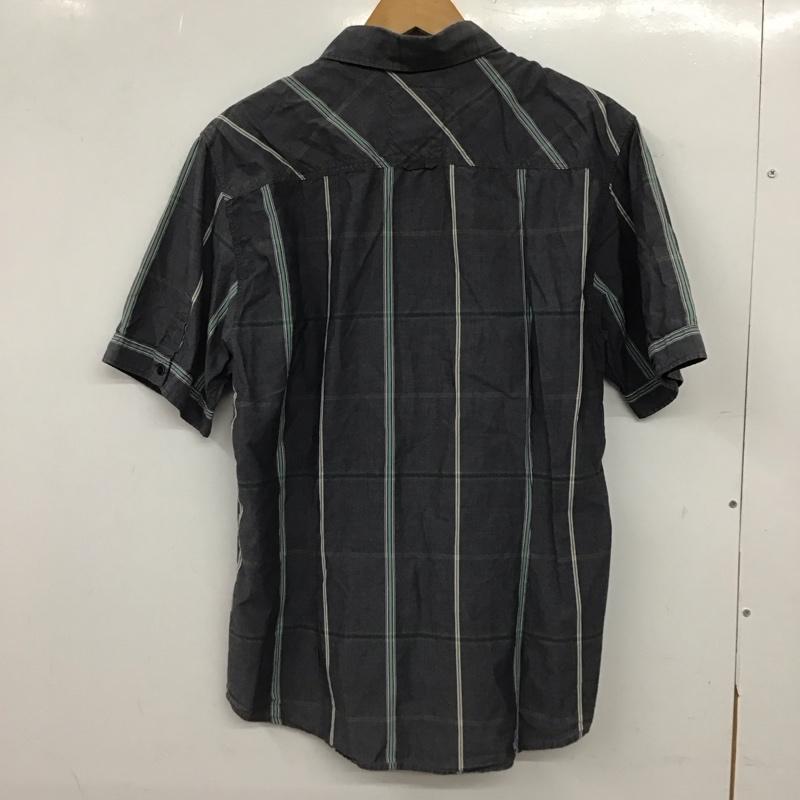 ゲス Guess シャツ、ブラウス 半袖 半袖シャツ プリントシャツ カラーシャツ M ストライプ 灰 / グレー / gray メンズ USED 古着 中古 10153639
