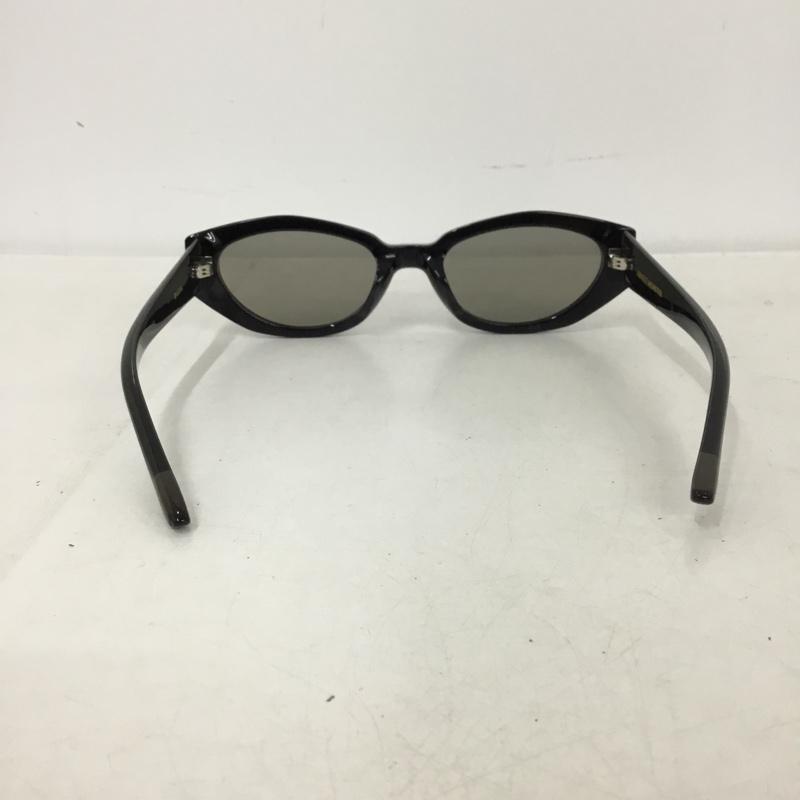 ジェントルモンスター GENTLE MONSTER めがね・サングラス サングラス DADA オーバルサングラス ロゴ、文字 黒 / ブラック / black X 銀 / シルバー / silver color メンズ USED 古着 中古 10153649