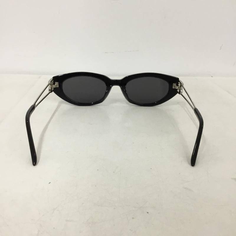 ジェントルモンスター GENTLE MONSTER めがね・サングラス サングラス KUNST キャットアイサングラス 無地 黒 / ブラック / black X 銀 / シルバー / silver color レディース USED 古着 中古 10153656