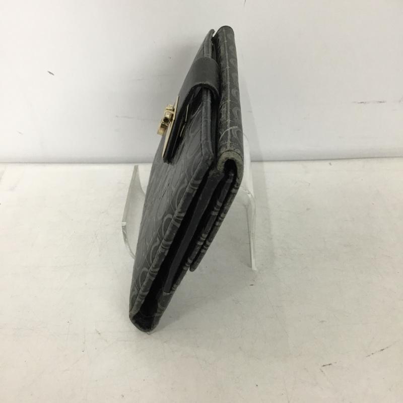 サルヴァトーレフェラガモ Salvatore Ferragamo 財布 二つ折り 総柄 黒 / ブラック / black レディース USED 古着 中古 10153682