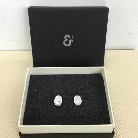 ヒアーズ h eres アクセサリー ピアス 楕円 オーバル 両耳用 箱有 無地 銀 / シルバー / silver color レディース USED 古着 中古 10153882