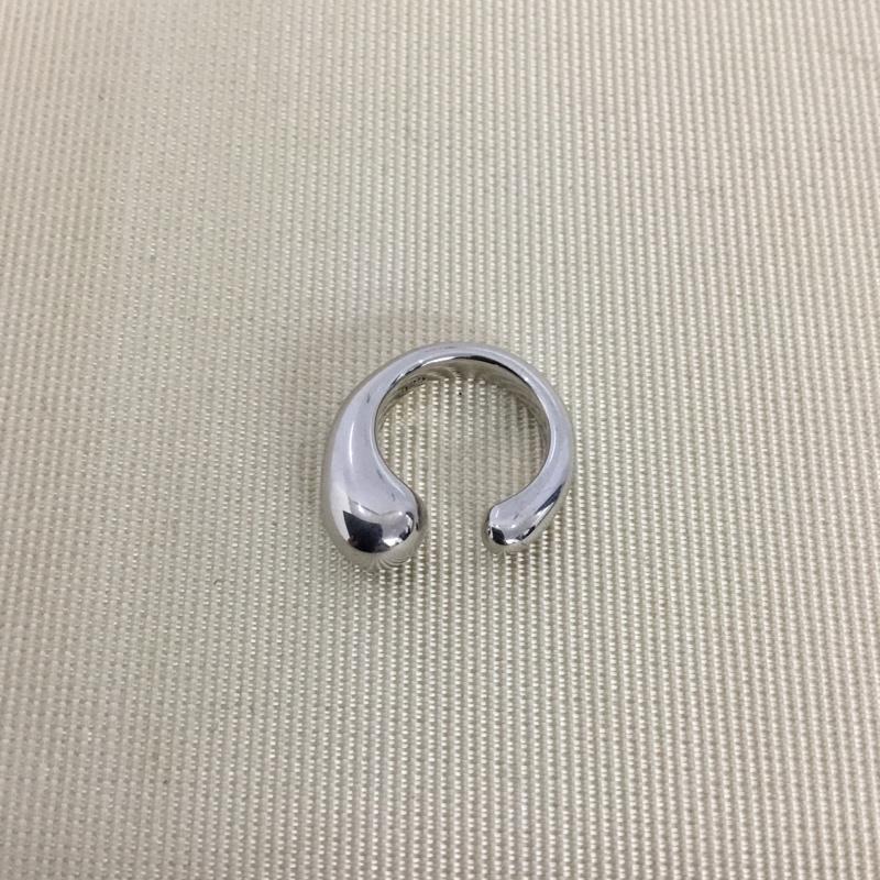 ヒアーズ h eres アクセサリー ピアス イヤーカフ AIMEE EAR CUFF CLASSIC EAR CUFF 無地 銀 / シルバー / silver color レディース USED 古着 中古 10153883