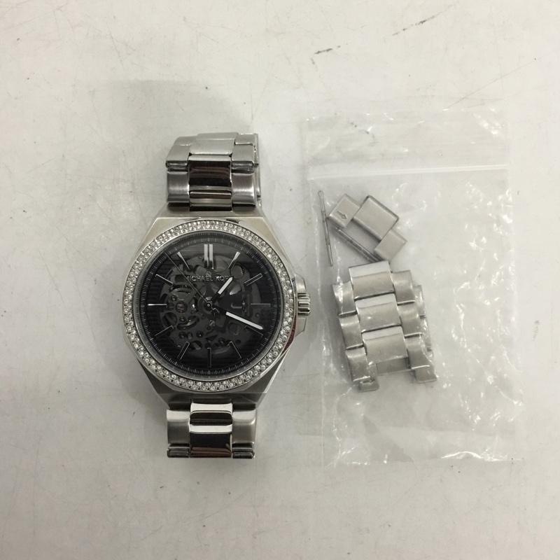 マイケルコース MICHAEL KORS 腕時計 アナログ（自動巻き） CALLUM オーバーサイズ シルバートーン ウォッチ ロゴ、文字 銀 / シルバー / silver color X 黒 / ブラック / black メンズ USED 古着 中古 10153886