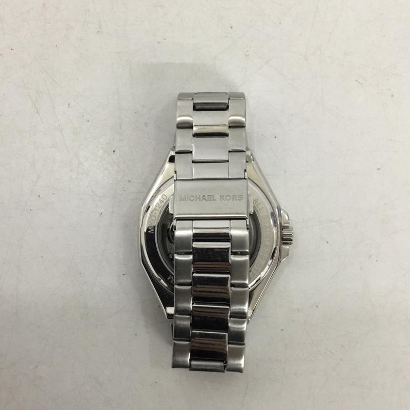 マイケルコース MICHAEL KORS 腕時計 アナログ（自動巻き） CALLUM オーバーサイズ シルバートーン ウォッチ ロゴ、文字 銀 / シルバー / silver color X 黒 / ブラック / black メンズ USED 古着 中古 10153886