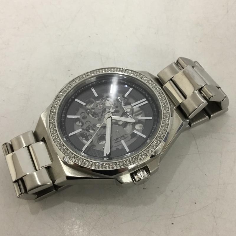 マイケルコース MICHAEL KORS 腕時計 アナログ（自動巻き） CALLUM オーバーサイズ シルバートーン ウォッチ ロゴ、文字 銀 / シルバー / silver color X 黒 / ブラック / black メンズ USED 古着 中古 10153886