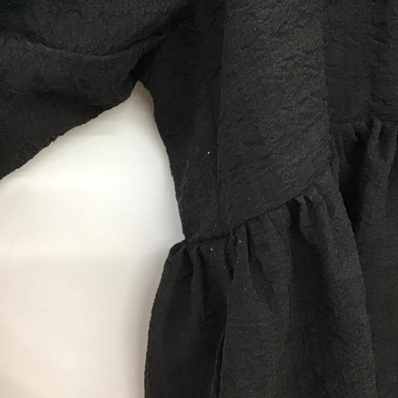 アズールバイマウジー AZUL BY MOUSSY シャツ、ブラウス 半袖 250HSF30-234D フクレジャガードペプラムブラウス S 無地 黒 / ブラック / black レディース USED 古着 中古 10153902