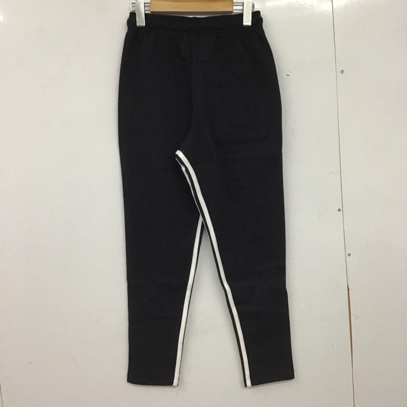 アディダス adidas パンツ ワークパンツ、ペインターパンツ fwq69 テーパードパンツ ジャージ S ロゴ、文字 黒 / ブラック / black メンズ USED 古着 中古 10154627