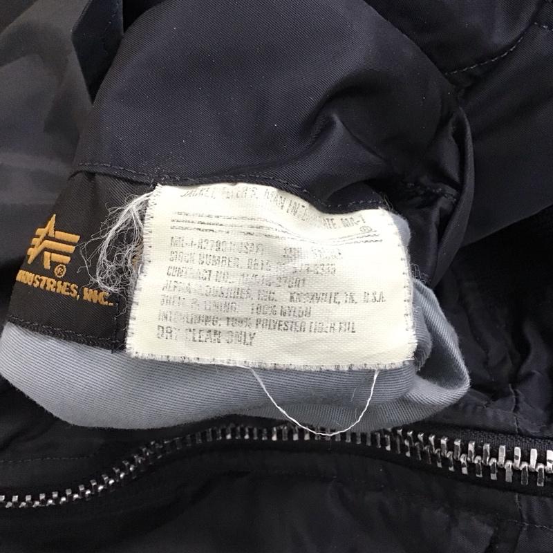 アルファインダストリー Alpha Industries ジャケット、上着 ジャンパー、ブルゾン ジップアップジャケット ナイロンジャケット アウター 無地 紺 / ネイビー / navy メンズ USED 古着 中古 10155341