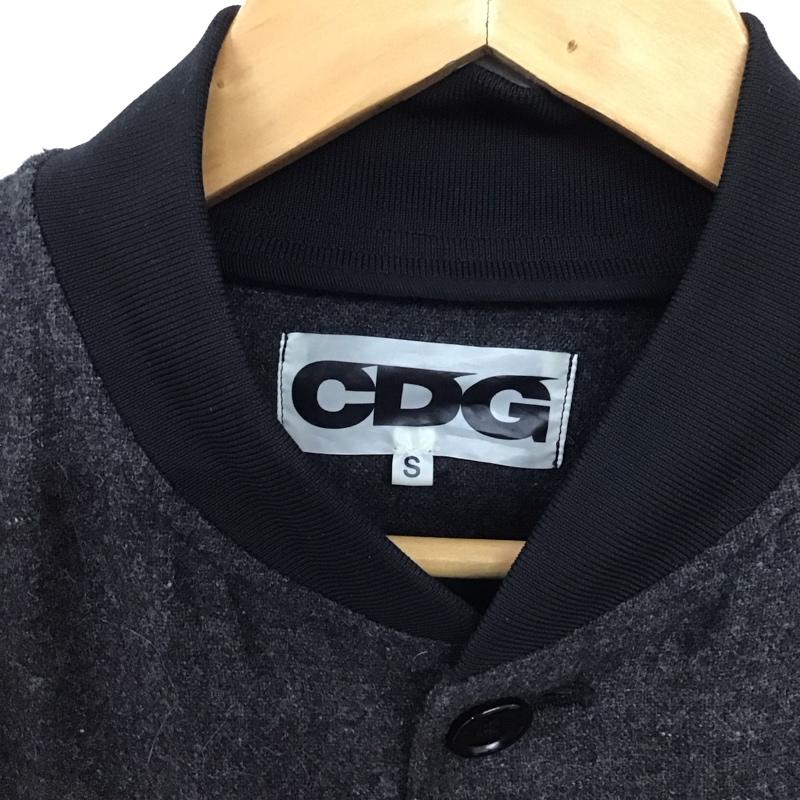 コムデギャルソン COMME des GARCONS ジャケット、上着 ジャンパー、ブルゾン SZ-C003 CDG STAFF COAT ロング丈 S ロゴ、文字 黒 / ブラック / black X ダークグレー / ダークグレー / メンズ USED 古着 中古 10155557