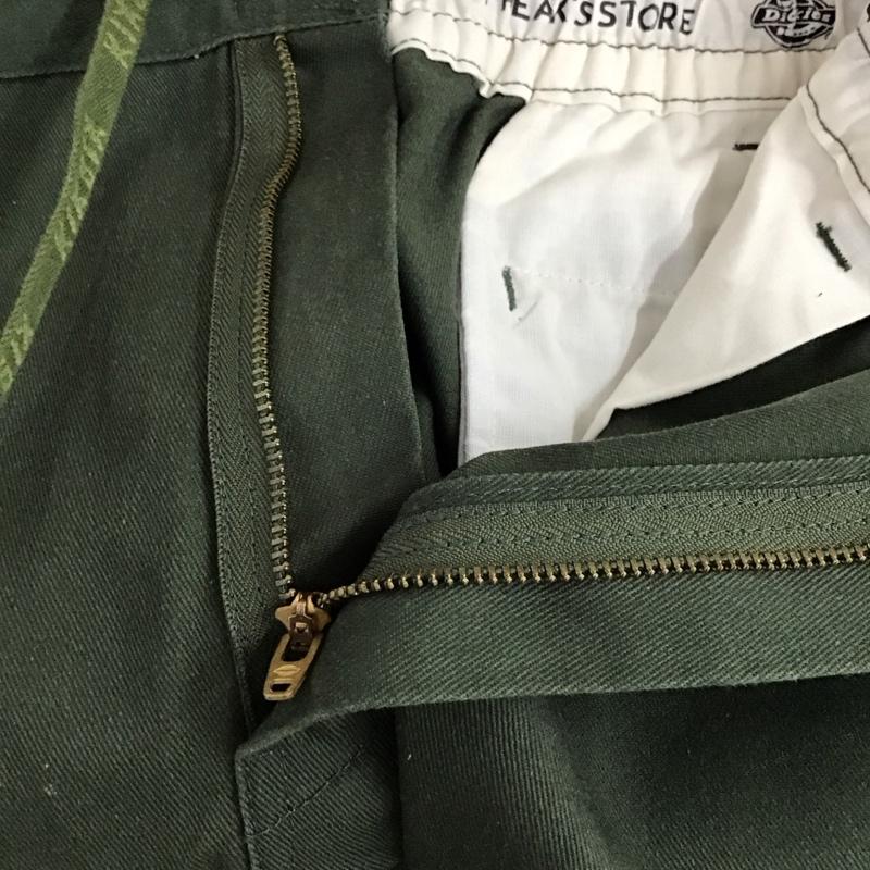 ディッキーズ Dickies パンツ ワークパンツ、ペインターパンツ ワークパンツ ワイドパンツ カジュアルパンツ L ロゴ、文字 カーキ / カーキ / khaki メンズ USED 古着 中古 10155813