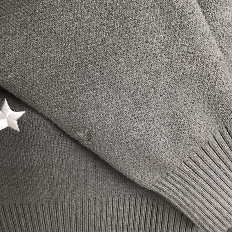 アディダス adidas ニット、セーター 長袖 長袖ニットカットソー クルーネック セーター XL ロゴ、文字 灰 / グレー / gray メンズ USED 古着 中古 10155856