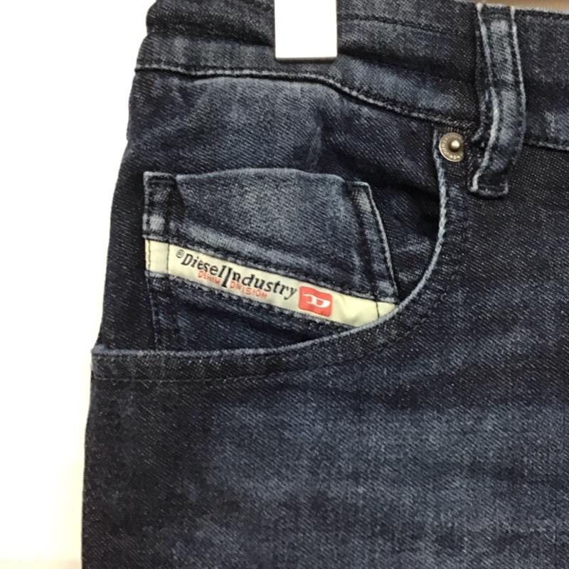 ディーゼル DIESEL パンツ デニム、ジーンズ デニムパンツ スリムパンツ カジュアルパンツ ストレッチパンツ 30インチ ロゴ、文字 インディゴ / インディゴ / Indigo メンズ USED 古着 中古 10155902