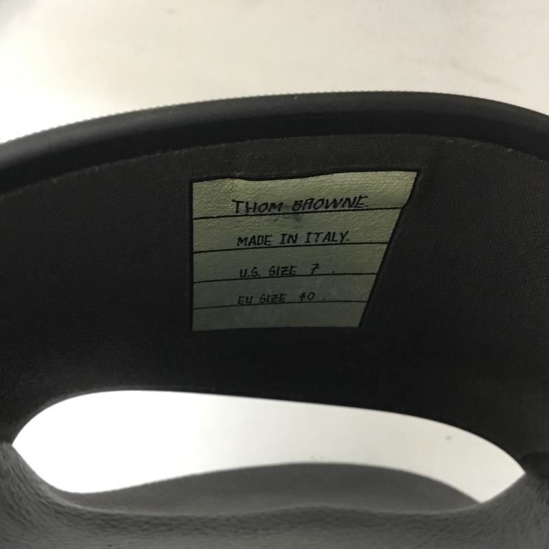 トムブラウン THOM BROWNE サンダル サンダル THOM BROWNE ラバープール スライド サンダル US：7 無地 黒 / ブラック / black メンズ USED 古着 中古 10155970