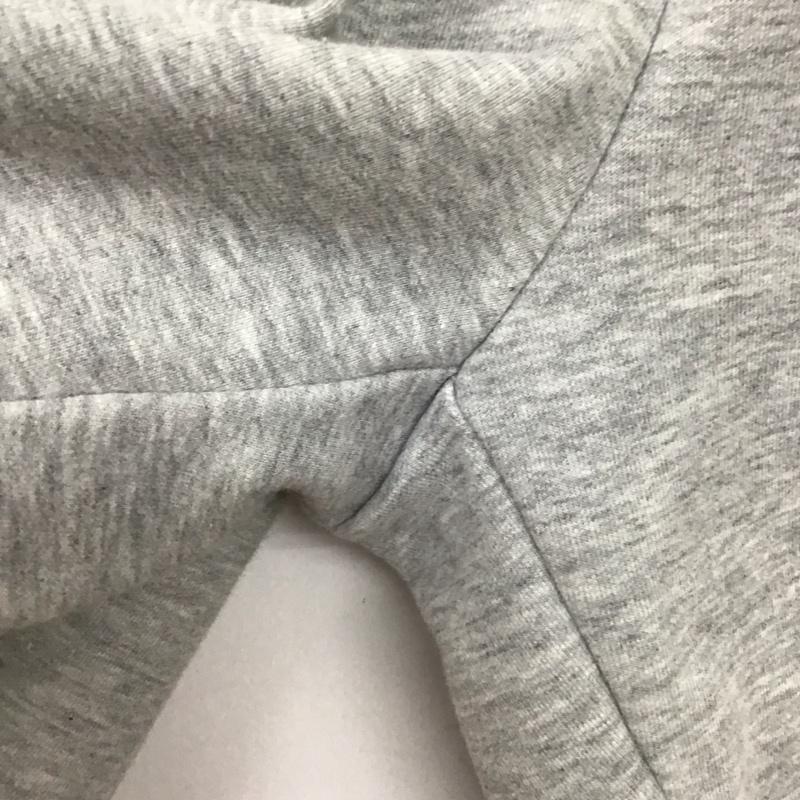 トミー ジーンズ TOMMY JEANS パンツ ショートパンツ ハーフパンツ ショートパンツ スウェットパンツ L ロゴ、文字 灰 / グレー / gray メンズ USED 古着 中古 10156324