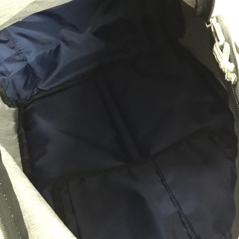 チャンピオン Champion リュックサック、デイパック リュックサック、デイバッグ ロゴ、文字 灰 / グレー / gray メンズ USED 古着 中古 10156373