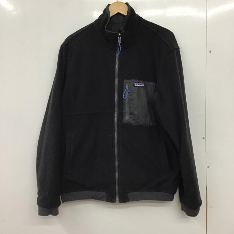 パタゴニア patagonia ジャケット、上着 ジャンパー、ブルゾン 26215fa23 ジップアップジャケット スタンドカラー ロゴ、文字 ダークグレー / ダークグレー / メンズ USED 古着 中古 10156447