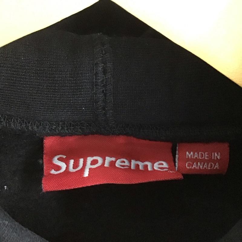 シュプリーム Supreme パーカー 長袖 FW15 クラシックスクリプトロゴプルオーバーパーカー M ロゴ、文字 黒 / ブラック / black メンズ USED 古着 中古 10156453