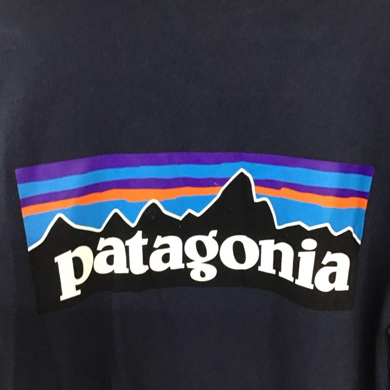 パタゴニア patagonia カットソー 長袖 長袖カットソー プリントカットソー クルーネック M ロゴ、文字 紺 / ネイビー / navy メンズ USED 古着 中古 10156628
