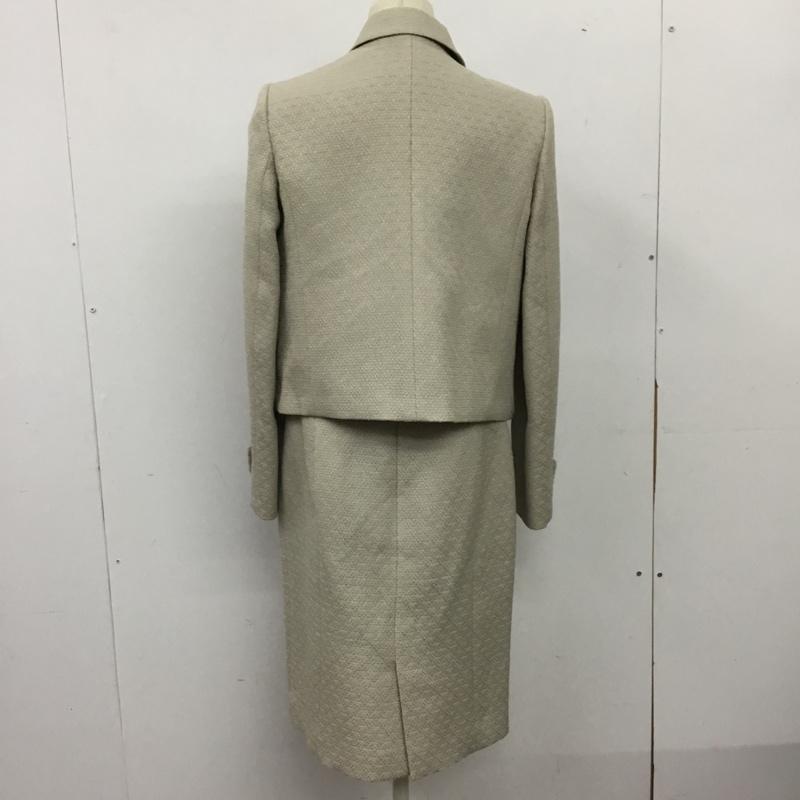 バーバリーロンドン Burberry London セットアップ セットアップ 無地 アイボリー / アイボリー / レディース USED 古着 中古 10156659