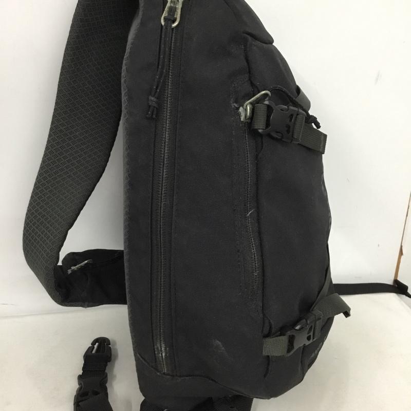 パタゴニア patagonia ボディバッグ ボディバッグ アトム スリングバッグ Atom8L ロゴ、文字 黒 / ブラック / black メンズ USED 古着 中古 10156920