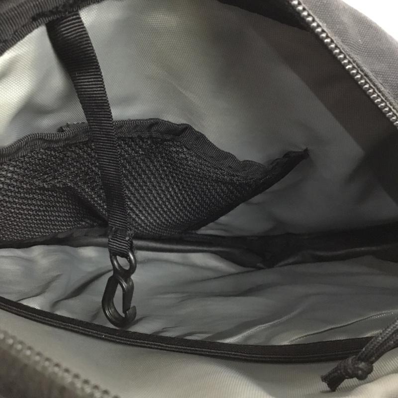 パタゴニア patagonia ボディバッグ ボディバッグ アトム スリングバッグ Atom8L ロゴ、文字 黒 / ブラック / black メンズ USED 古着 中古 10156920