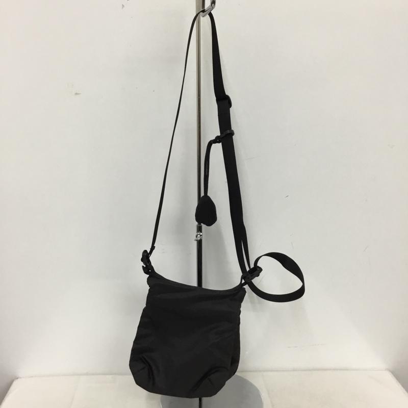 デンハム DENHAM ショルダーバッグ ショルダーバッグ ショルダーポーチ テックワイパー付き RAMIDUS ラミダス ロゴ、文字 黒 / ブラック / black メンズ USED 古着 中古 10157053