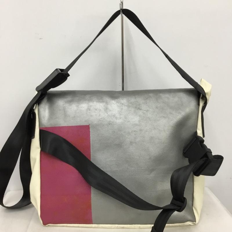 フライターグ FREITAG メッセンジャーバッグ メッセンジャーバッグ ショルダーバッグ ロゴ、文字 マルチカラー / マルチカラー / multicolor メンズ USED 古着 中古 10157055
