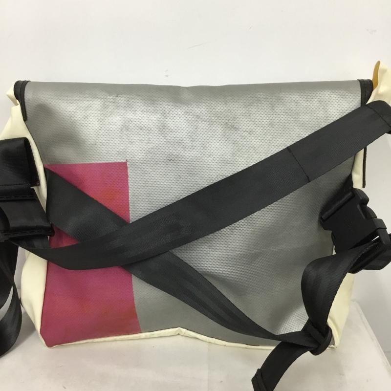 フライターグ FREITAG メッセンジャーバッグ メッセンジャーバッグ ショルダーバッグ ロゴ、文字 マルチカラー / マルチカラー / multicolor メンズ USED 古着 中古 10157055