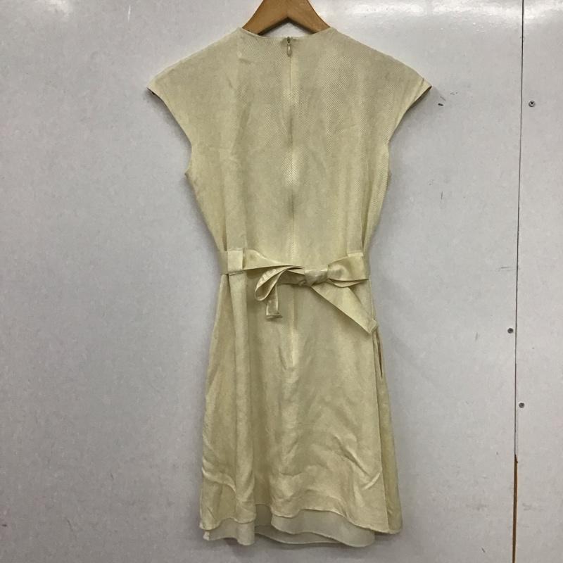 エンポリオアルマーニ EMPORIO ARMANI ワンピース ひざ丈スカート 無地 アイボリー / アイボリー / ガールズ USED 古着 中古 10157246