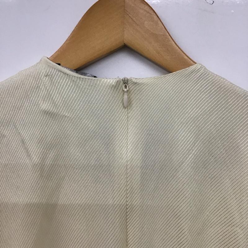 エンポリオアルマーニ EMPORIO ARMANI ワンピース ひざ丈スカート 無地 アイボリー / アイボリー / ガールズ USED 古着 中古 10157246