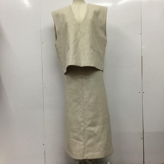 ザラ ZARA セットアップ セットアップ Vネック ベスト スリットスカート L 無地 アイボリー / アイボリー / レディース USED 古着 中古 10157338