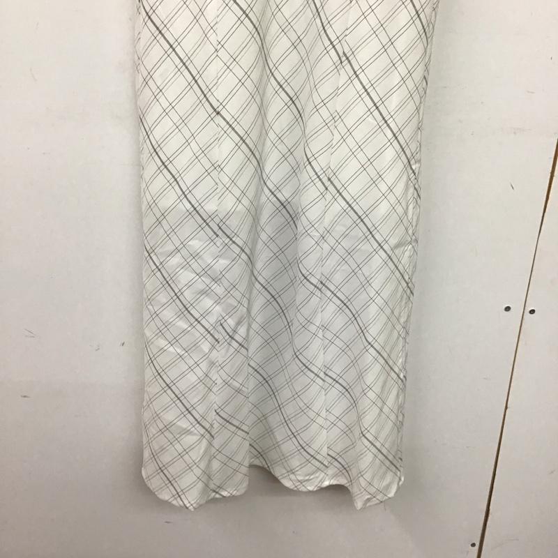 ナイスクラップ NICE CLAUP ワンピース ロングスカート ノースリーブロングワンピース フレアワンピース S プリント 白 / ホワイト / white レディース USED 古着 中古 10157859
