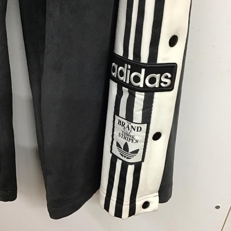 アディダス adidas パンツ ワークパンツ、ペインターパンツ ジャージ ワイドパンツ M ロゴ、文字 ダークグレー / ダークグレー / メンズ USED 古着 中古 10158008