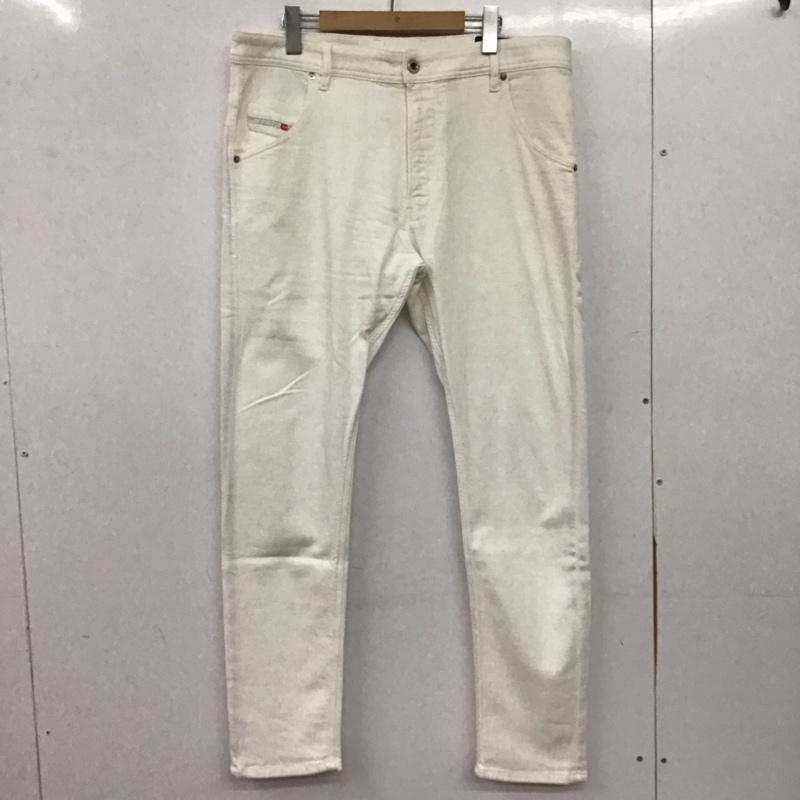 ディーゼル DIESEL パンツ デニム、ジーンズ デニムパンツ スリムパンツ カジュアルパンツ ストレッチパンツ 34インチ ロゴ、文字 白 / ホワイト / white メンズ USED 古着 中古 10158027