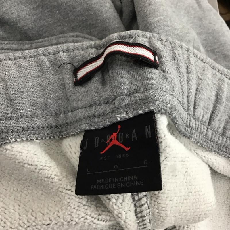 エアジョーダン AIR JORDAN パンツ ショートパンツ ショートパンツ ハーフパンツ カジュアルパンツ L ロゴ、文字 灰 / グレー / gray メンズ USED 古着 中古 10158122