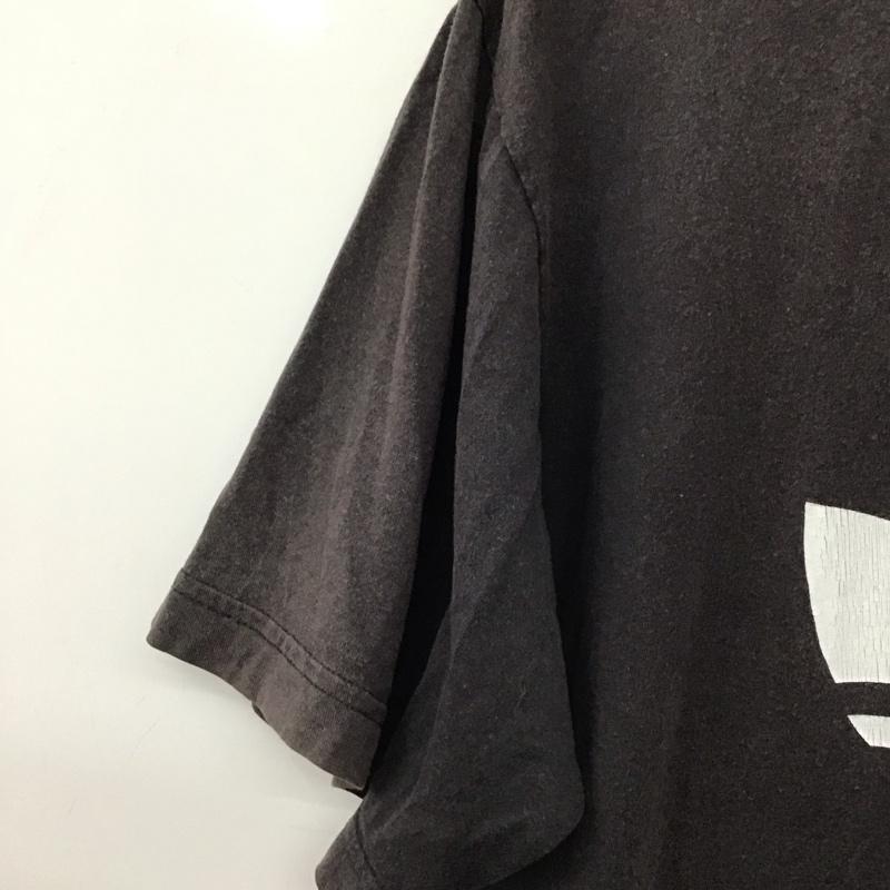 アディダス adidas Tシャツ 半袖 半袖カットソー プリントTシャツ クルーネックカットソー M ロゴ、文字 ダークグレー / ダークグレー / メンズ USED 古着 中古 10158140