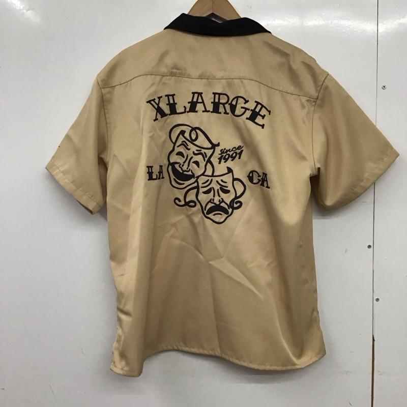 エクストララージ XLARGE シャツ、ブラウス 半袖 半袖シャツ 刺繍シャツ ポケットシャツ M ロゴ、文字 ベージュ / ベージュ / beige メンズ USED 古着 中古 10158164