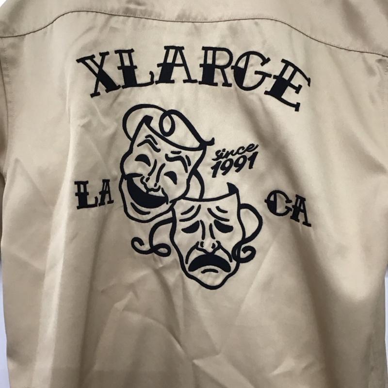 エクストララージ XLARGE シャツ、ブラウス 半袖 半袖シャツ 刺繍シャツ ポケットシャツ M ロゴ、文字 ベージュ / ベージュ / beige メンズ USED 古着 中古 10158164