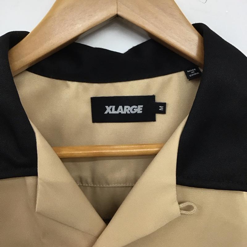 エクストララージ XLARGE シャツ、ブラウス 半袖 半袖シャツ 刺繍シャツ ポケットシャツ M ロゴ、文字 ベージュ / ベージュ / beige メンズ USED 古着 中古 10158164