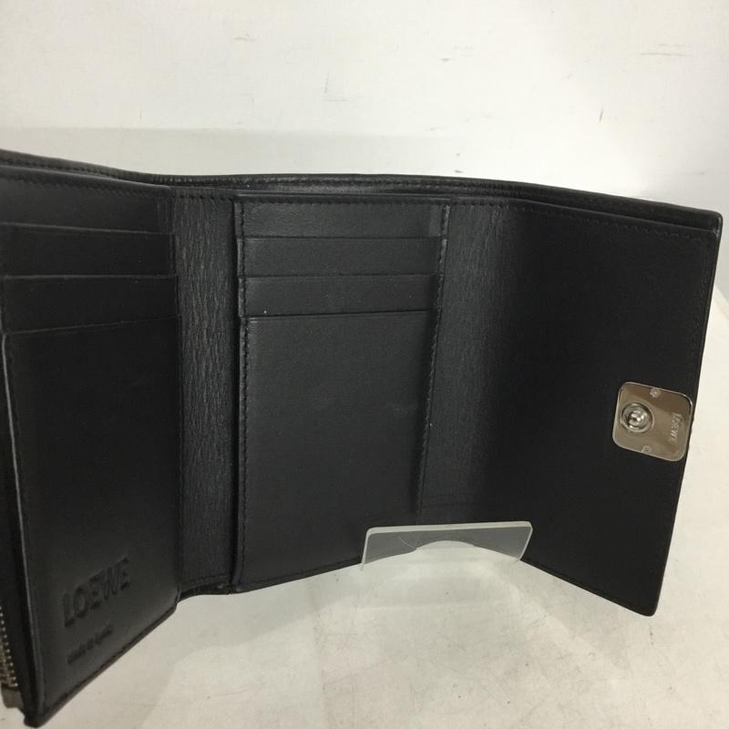 ロエベ LOEWE 財布 コンパクト財布 062506 三つ折り財布 アナグラム ワンポイント 黒 / ブラック / black X 銀 / シルバー / silver color メンズ USED 古着 中古 10158364