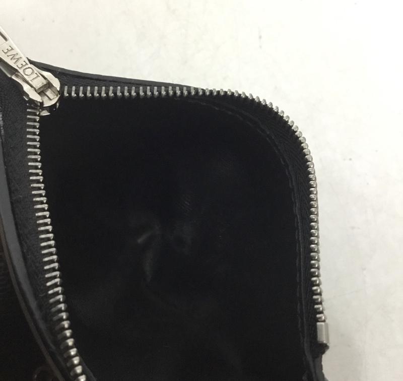 ロエベ LOEWE 財布 コンパクト財布 062506 三つ折り財布 アナグラム ワンポイント 黒 / ブラック / black X 銀 / シルバー / silver color メンズ USED 古着 中古 10158364