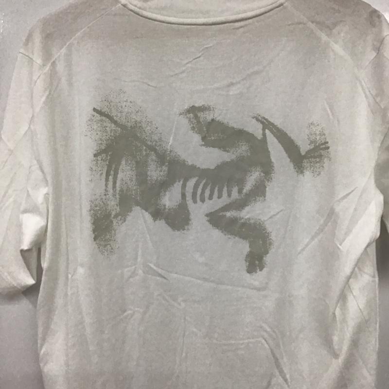 アークテリクス ARC TERYX Tシャツ 半袖 半袖カットソー プリントTシャツ クルーネックカットソー S ロゴ、文字 白 / ホワイト / white メンズ USED 古着 中古 10158544