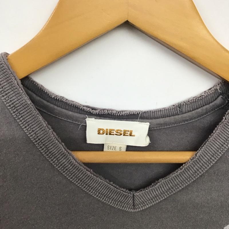ディーゼル DIESEL Tシャツ 半袖 半袖Tシャツ プリントTシャツ Vネックカットソー S ロゴ、文字 灰 / グレー / gray メンズ USED 古着 中古 10158556